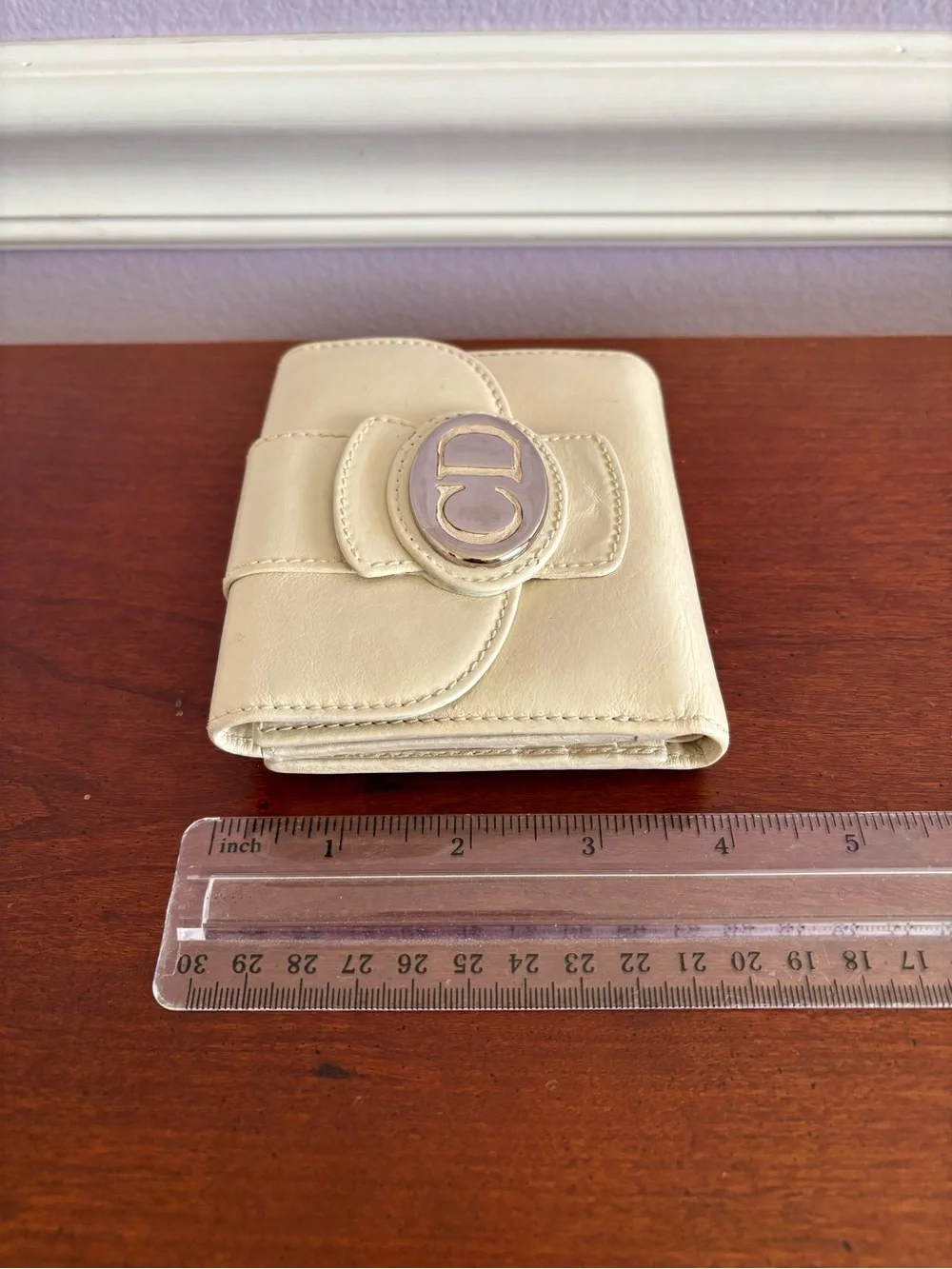 Christian Dior Vintage Cream Leather Bifold Wallet CD Logo Compact Wallet w/ Box